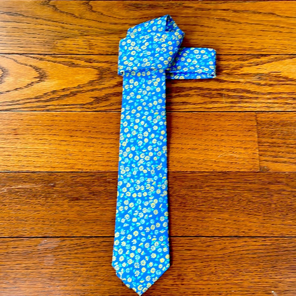 Boys tie. Middle size. Beautiful colors.